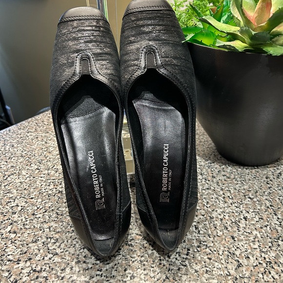 Roberto Capucci - Made in Italy, black leather flats with silver embossing. - Picture 1 of 10